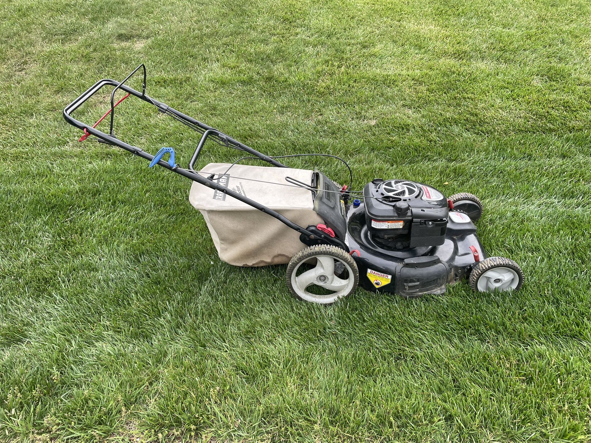 Self Propelled Lawnmower With Bagger In Excellent Condition