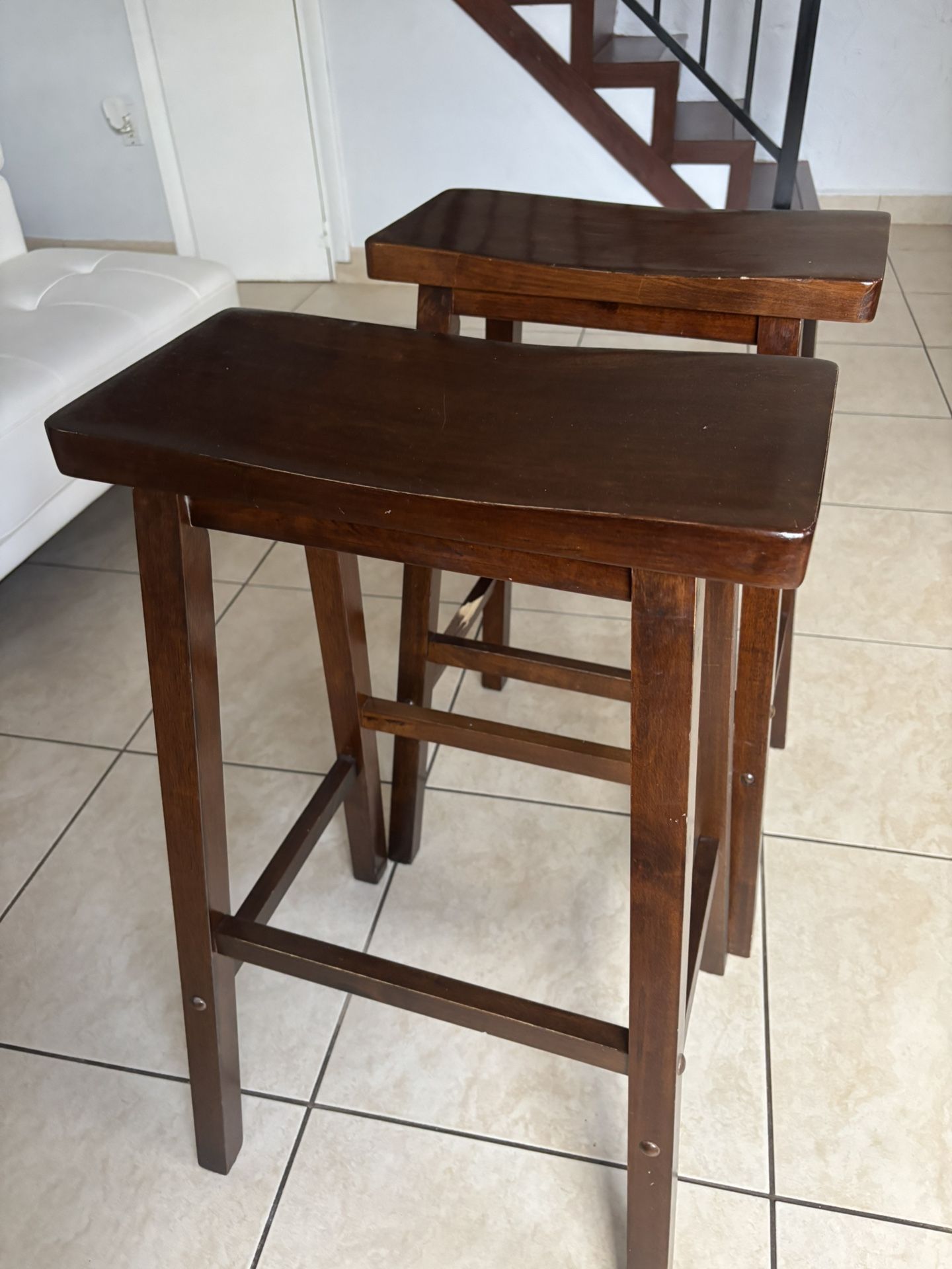 2 Stools
