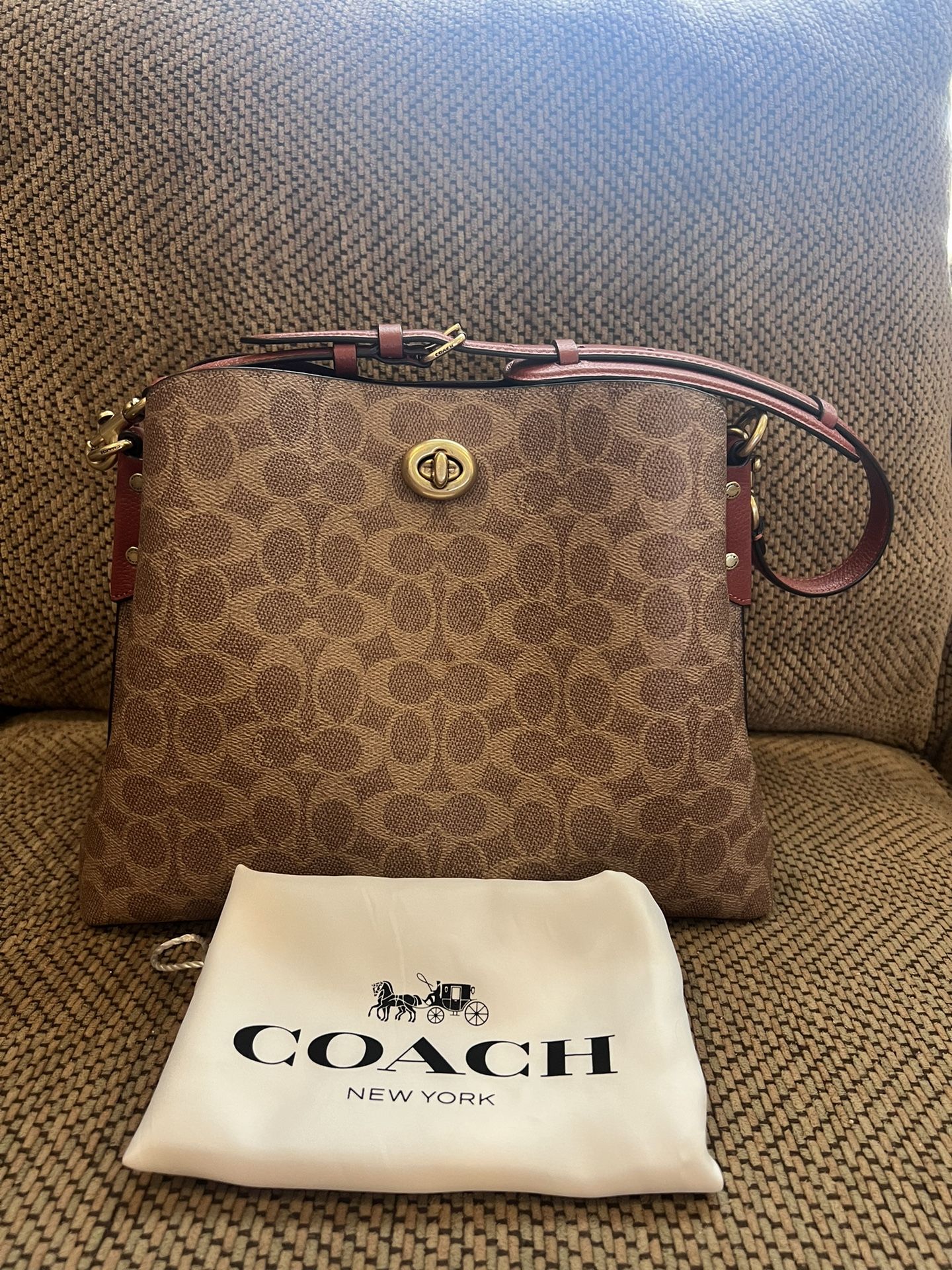 Coach Willow Shoulder Bag In Signature Canvas