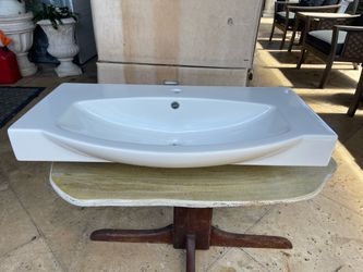 Bathroom vanity sink