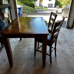 Expandable Wood Table With 6 Chairs