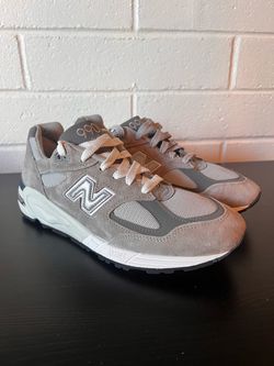 New Balance 990 v2 M990GR2