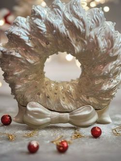Beautiful Light Up Porcelain Wreath