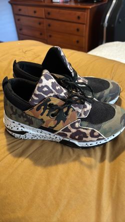 Tennis shoes size 7.5