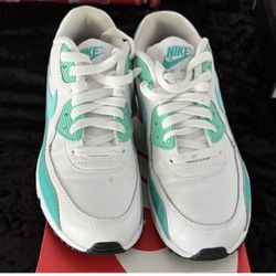 Big Kids Nike Air Max 90 Size 6.5 