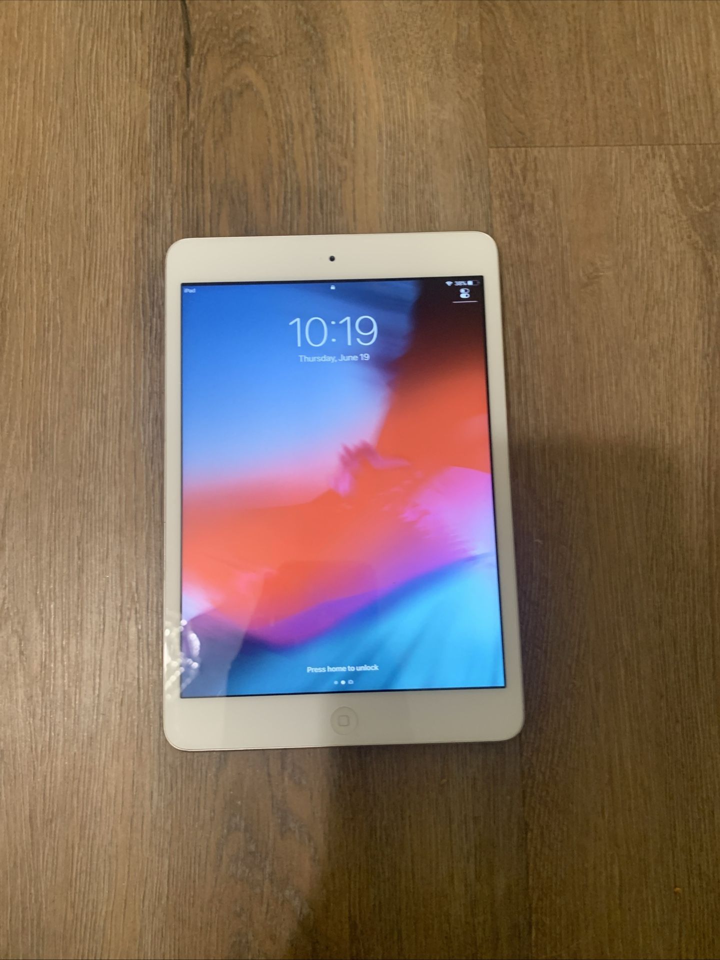 Apple iPad Mini 2nd Generation 16 GB. Great For Beginners.