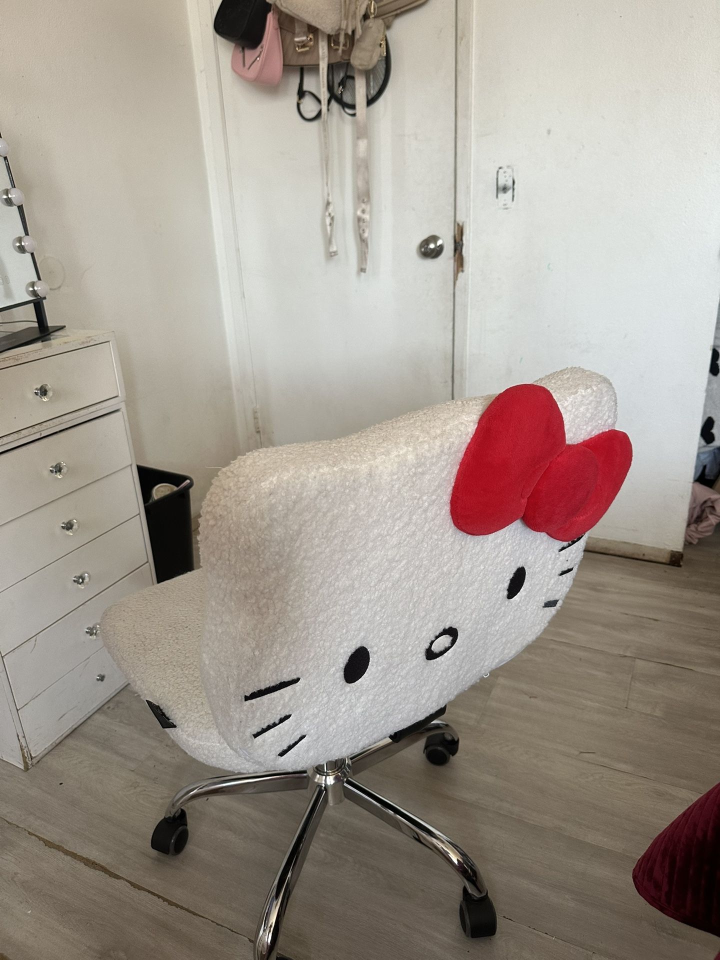 Hello Kitty Chair