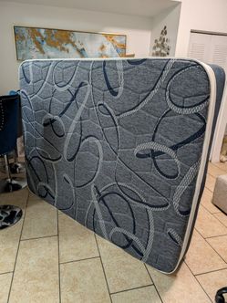Queen bed mattress