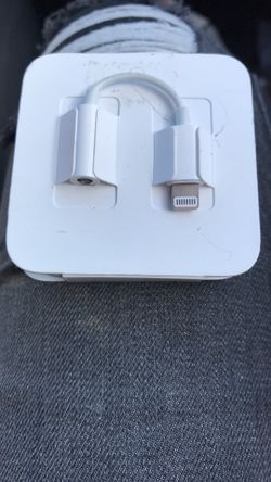 Apple earbuds with light night connector and dongle