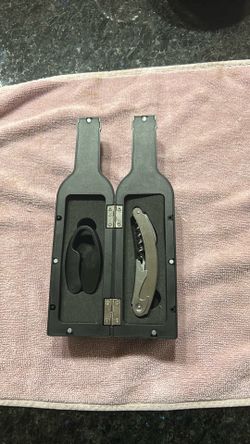 Corkscrew & foil cutter