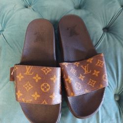 LV Men Sandals  Size 11