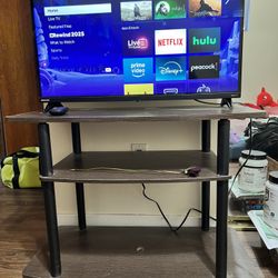 32” Philips Roku TV w/stand