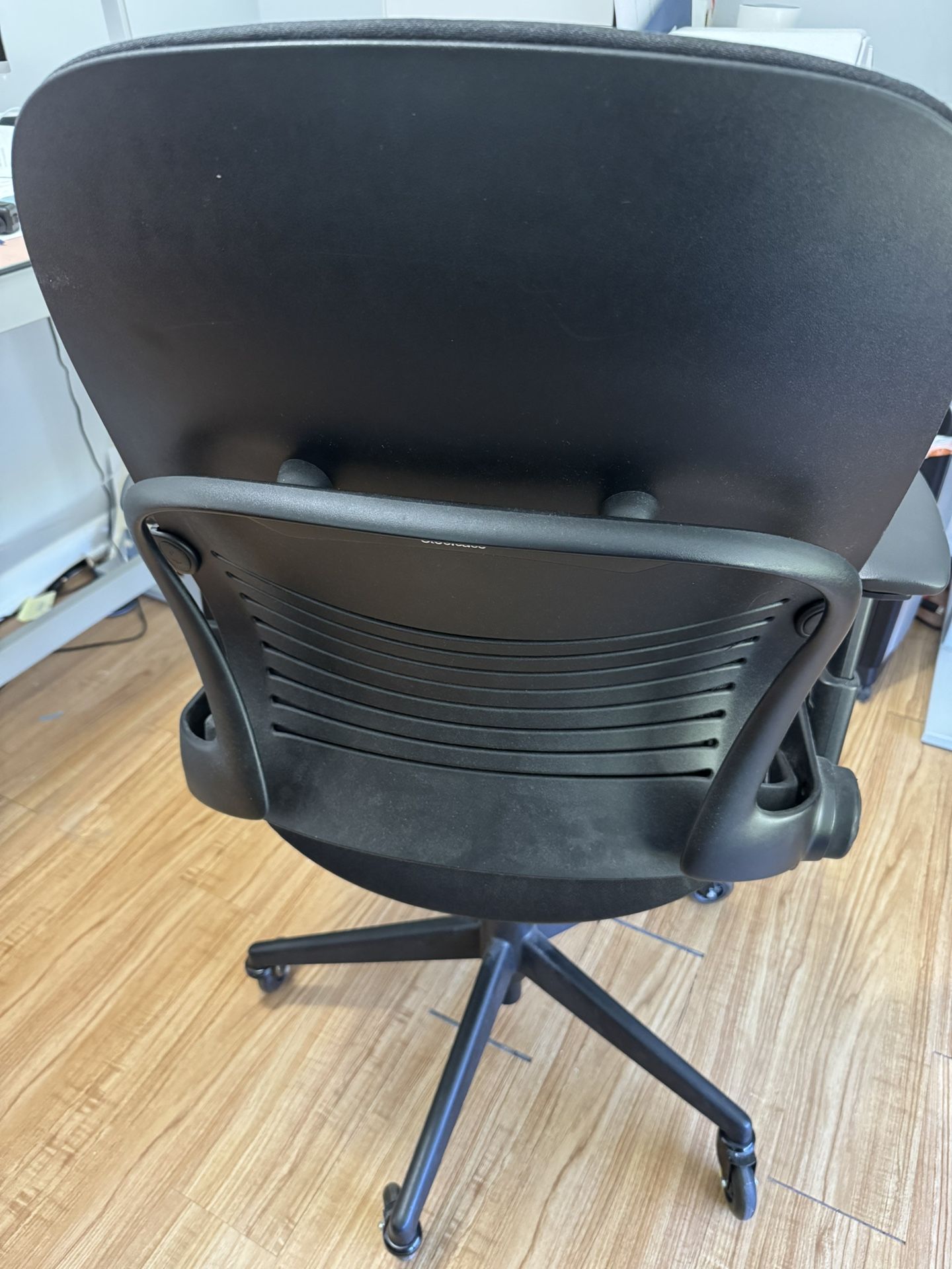 Steelcase Leap v2