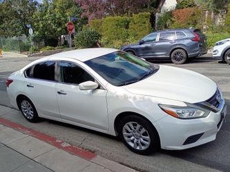 Nissan Altima 2.5 Like New