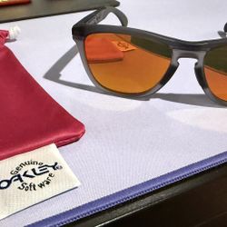 Oakley Frogskins Range