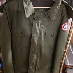 Canada Goose Chateau Parka – Military Green (Large)