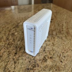 Arris Surfboard SB8200 DOCSIS 3.1 Gigabit Modem