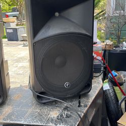 Triumph 15 Powered Loudspeakers