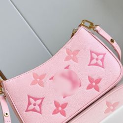 Pink gradient old-fashioned arm-pocket bag, dimensions: 19 x 11.5 x 3 cm

