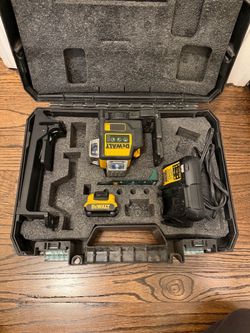 12V MAX Lithium-Ion 100 ft. Green Self-Leveling 3-Beam 360 Degree Laser Level with 2.0Ah Battery, Charger and Case