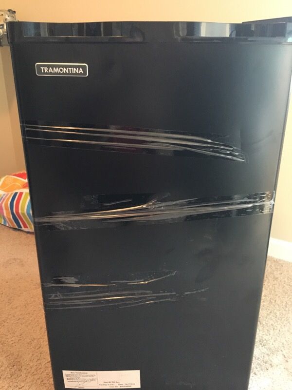 Small fridge for parts