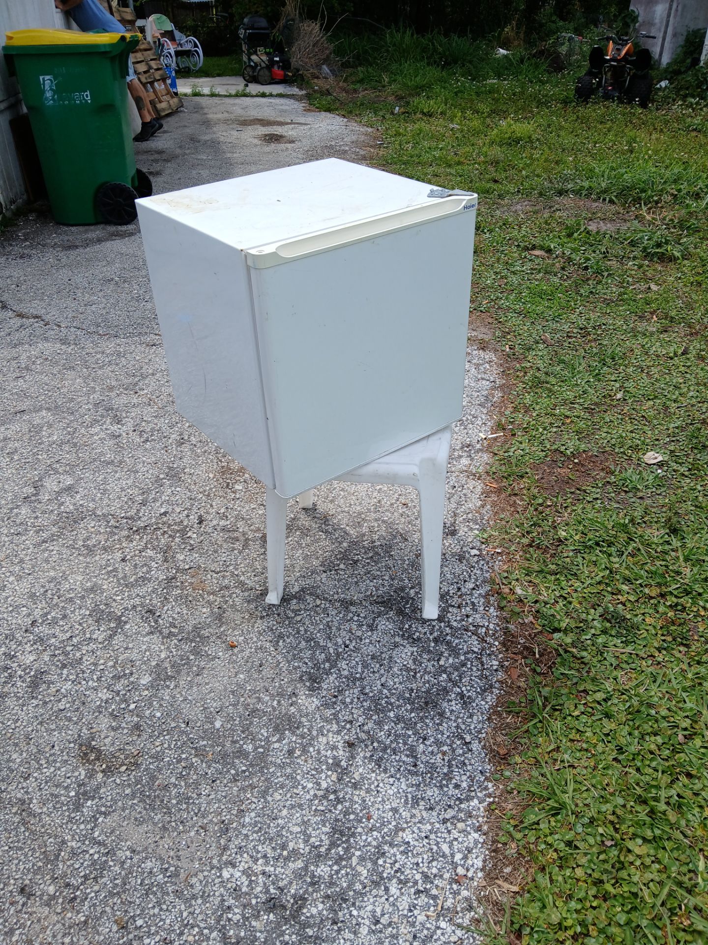 Hair mini Fridge