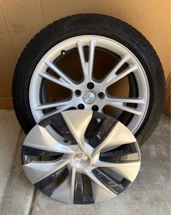 1 Tesla Spare Wheel *Selling only ONE* ! 19” OEM Rim for Model Y Gemini fits 2020 to 2024. Comes with Bluetooth TPMS and Pirelli 255/45R19 *PRICE FIRM
