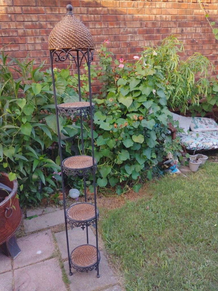 Wicker Plant Stand 