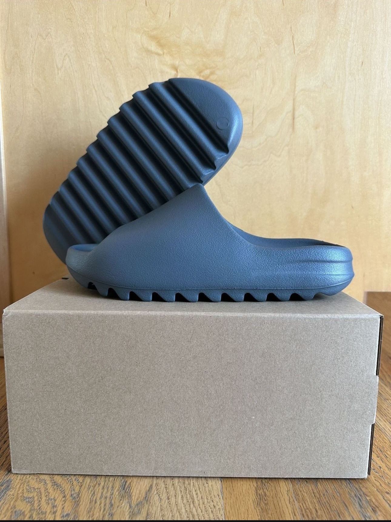 Adidas Yeezy Slide Slate Marine Men’s Size 9 ID2349 Brand New 