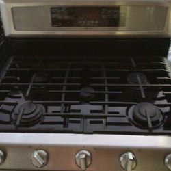 Maytag Gas Stove W/ Double Oven And Convention Oven 