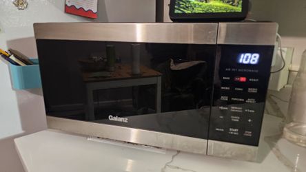 Galanz Air Fry Microwave with convection. 80 OBO