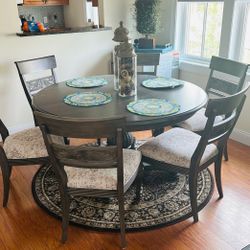 ETHAN ALLAN ROUND DINING  TABLE WITH LEAF INSERT AND CHAIRS 
