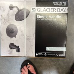 Glacier Bay Single Handle Tub And Shower Set 