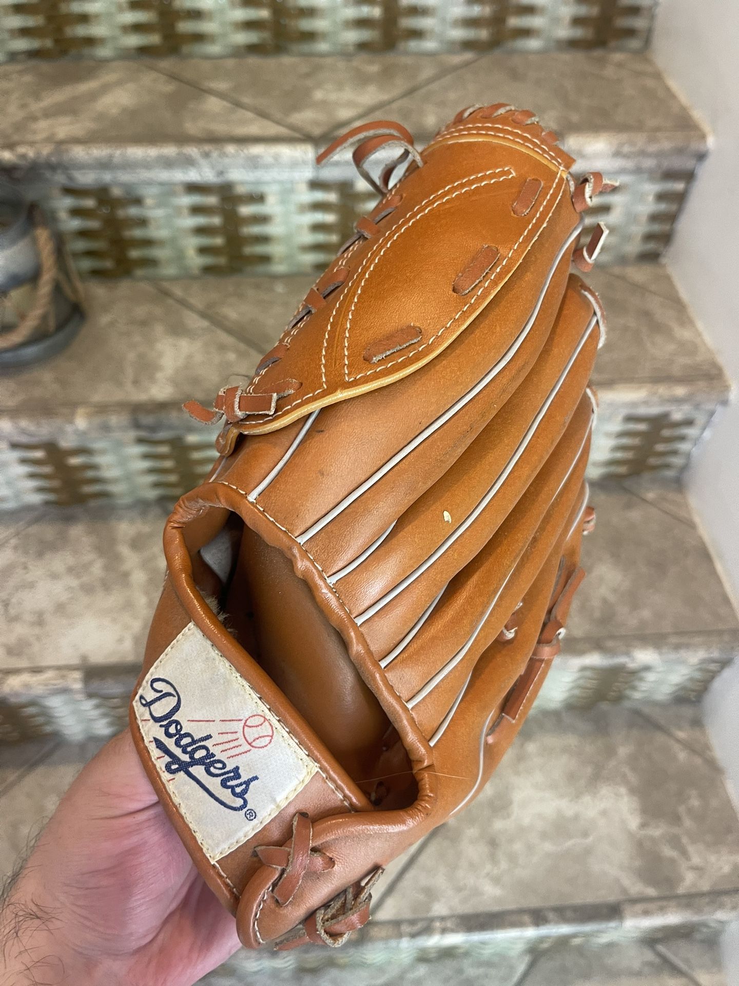 Baseball glove
