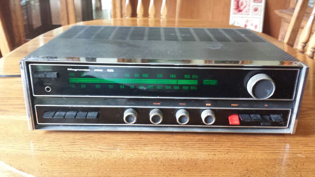 Vintage Magnavox 1000 stereo receiver