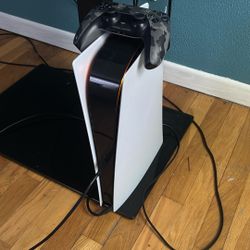 PS5 WITH CONTROLLER 