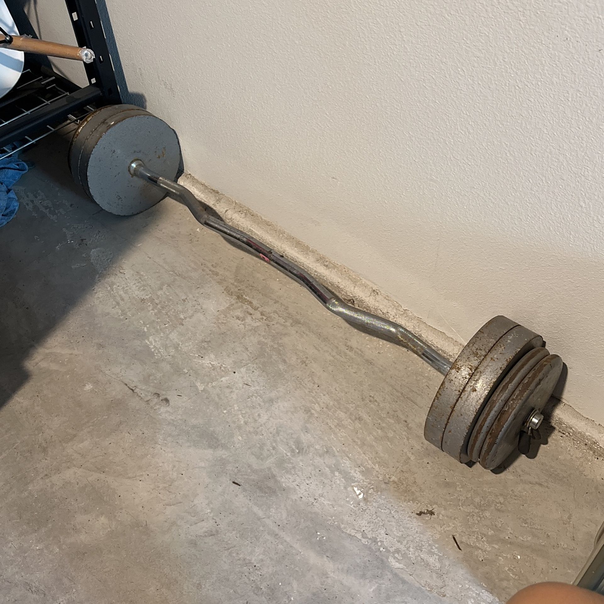 EZ Curl Bar With 80lbs