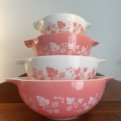 Vintage Pyrex Pink Gooseberry Cinderella Bowls Set