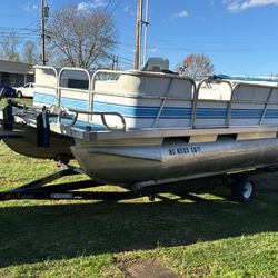 Pontoon Boat