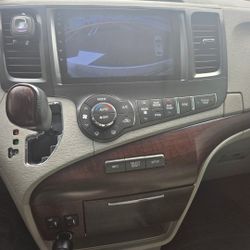 2011 Toyota Sienna XLE