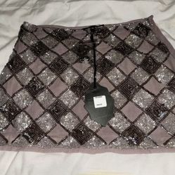 Beautiful sequined mini skirt size M NWT