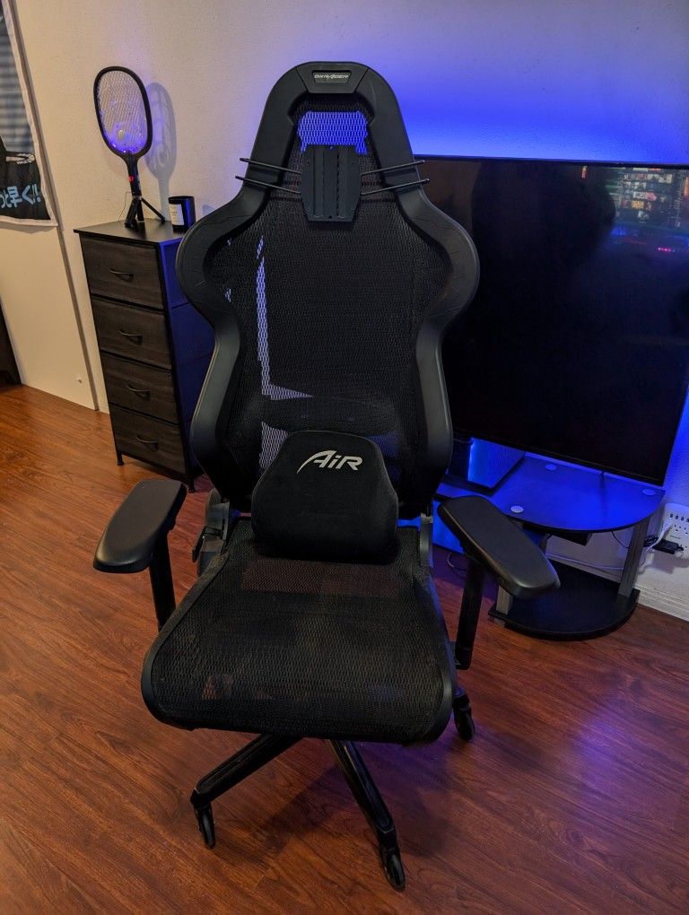 DxRacer Mesh Gaming Chair