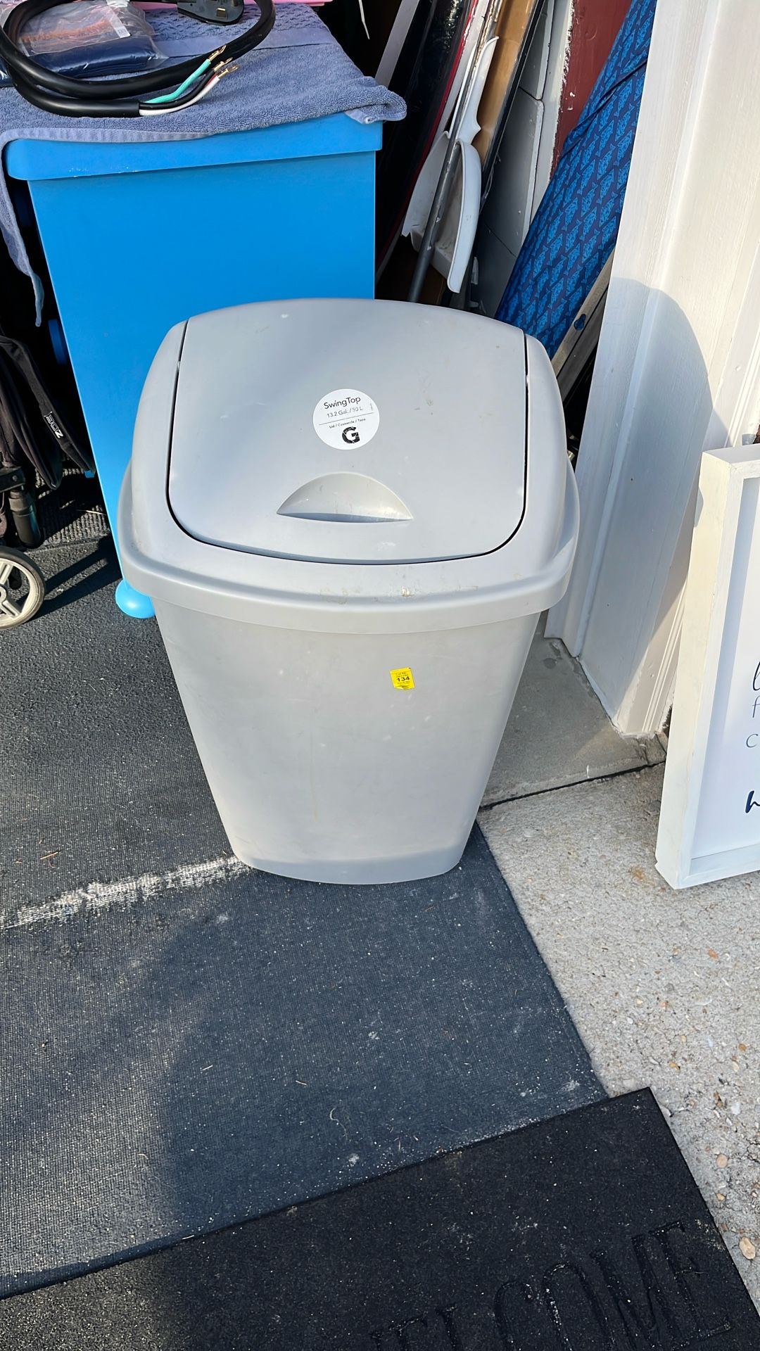 Swing Top Trash Can 13.2 Gallon