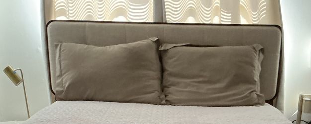 QUEEN UPHOLSTERED HEADBOARD + METAL BED FRAME