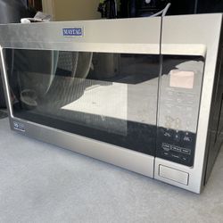 Maytag Microwave Oven - Large