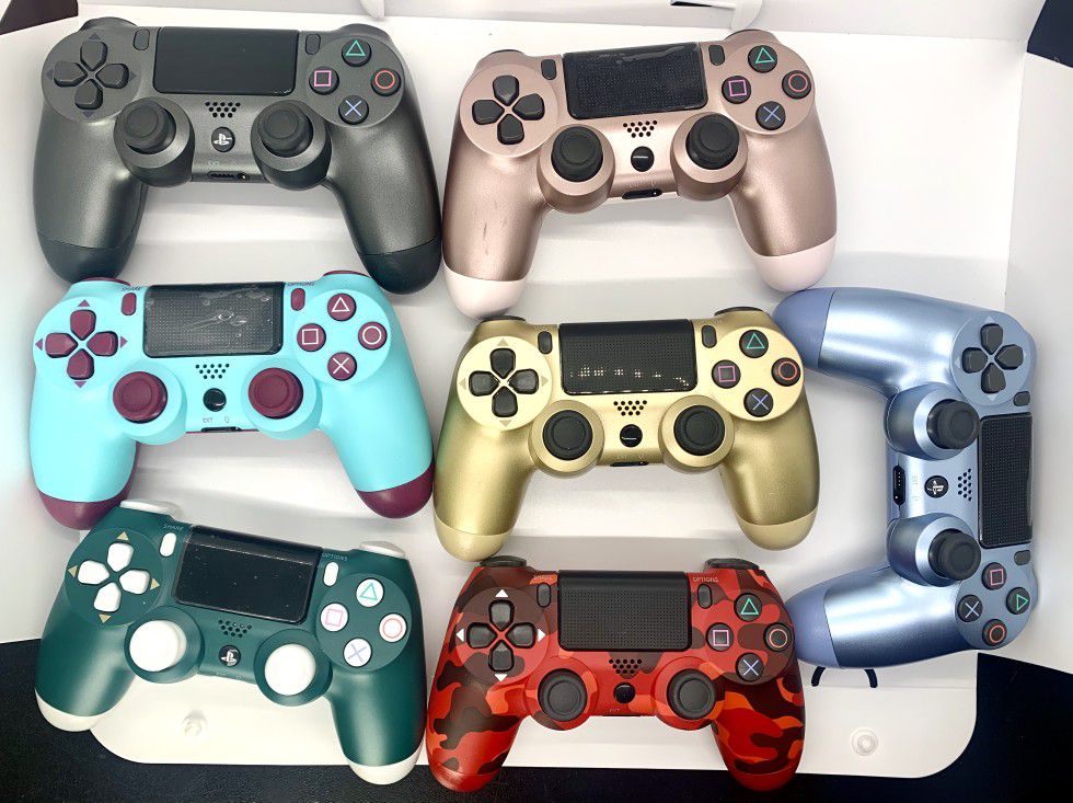 PS4 controllers - Used / Working