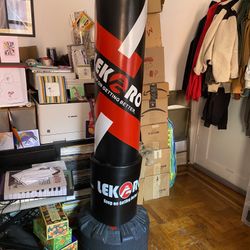 LEKÄRO Punching Bag 70" with Boxing Gloves and Hand Wraps