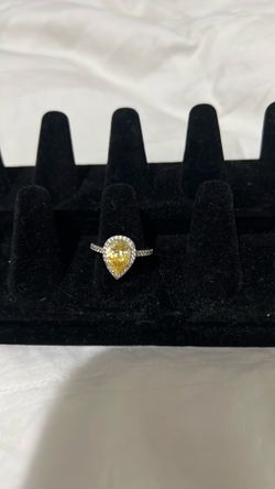 Ring size 8 yellow stone