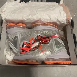 lebron 19 fast food brand new size 9m 10.5w