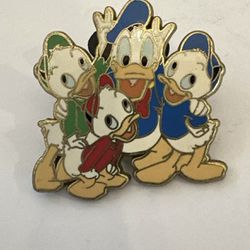Disney Donald Duck & Nephews LE 500 Disney Pin